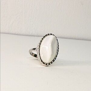 Sarah Coventry Silver and White Oval Ring size 6 adjustable